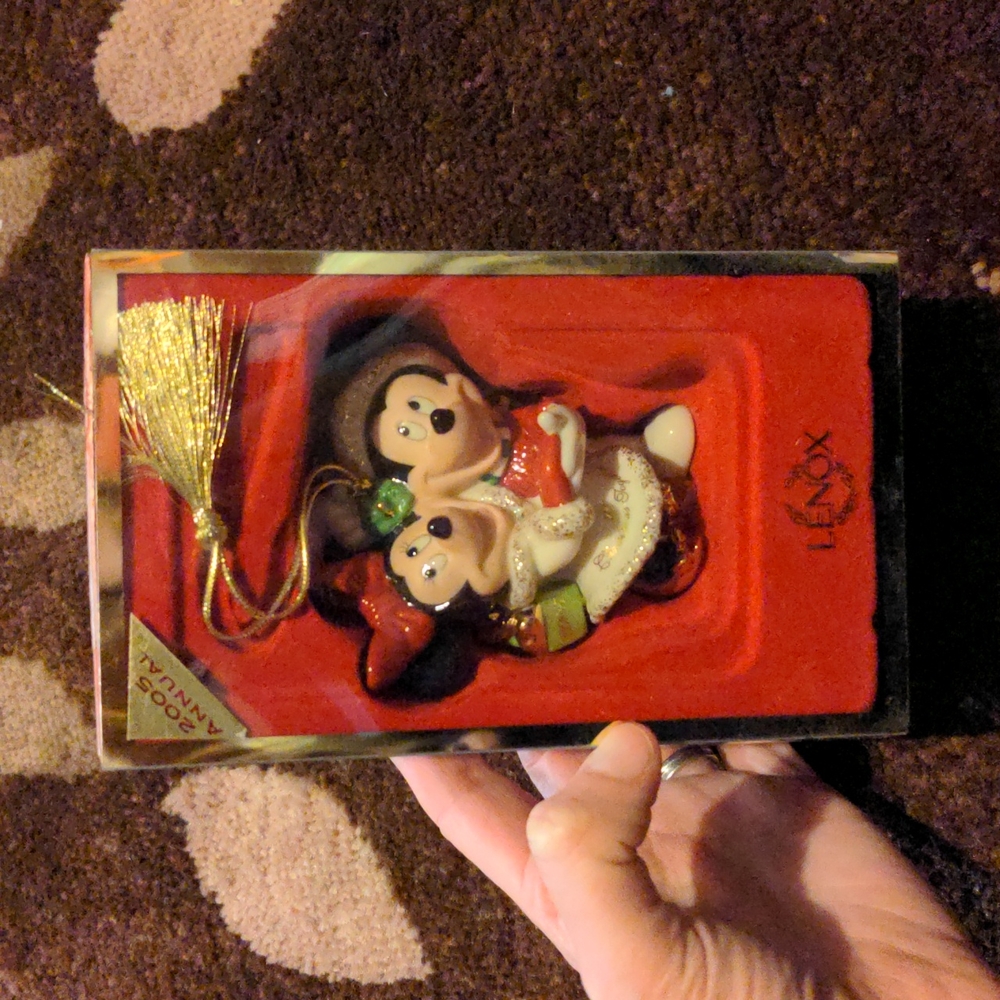 Lenox Mickey and Minnie Christmas ornament 2005